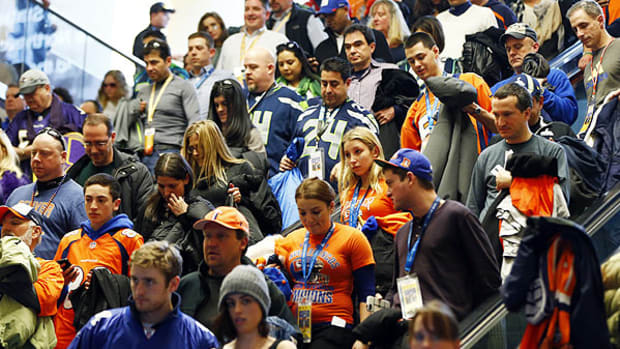 super-bowl-xlviii-transportation-new-jersey-train-11.jpg